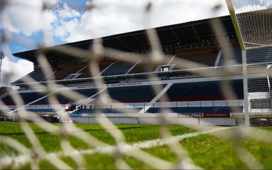 jogo, partida, rodada, Campeonato, Brasileiro, Brasileirão, evitar, rebaixamento, equipe, clube, RS, Caxias do Sul;