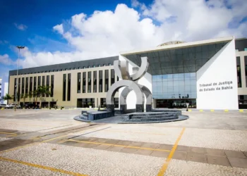 correção, especial, correção extraordinária judiciária;